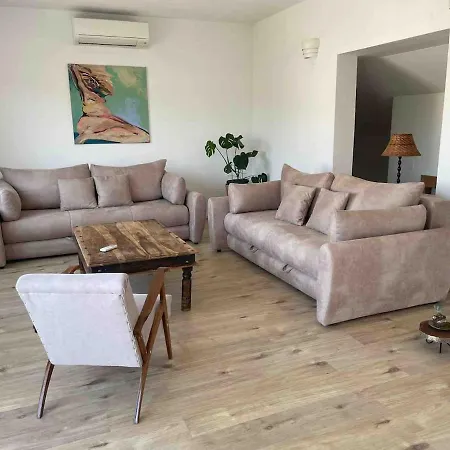 Luxury By The Vila
